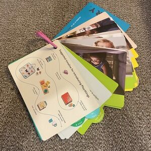 Lovevery Play Guide, The‎ Realist Play Kit, 19, 20, & 21 Months Parent Book